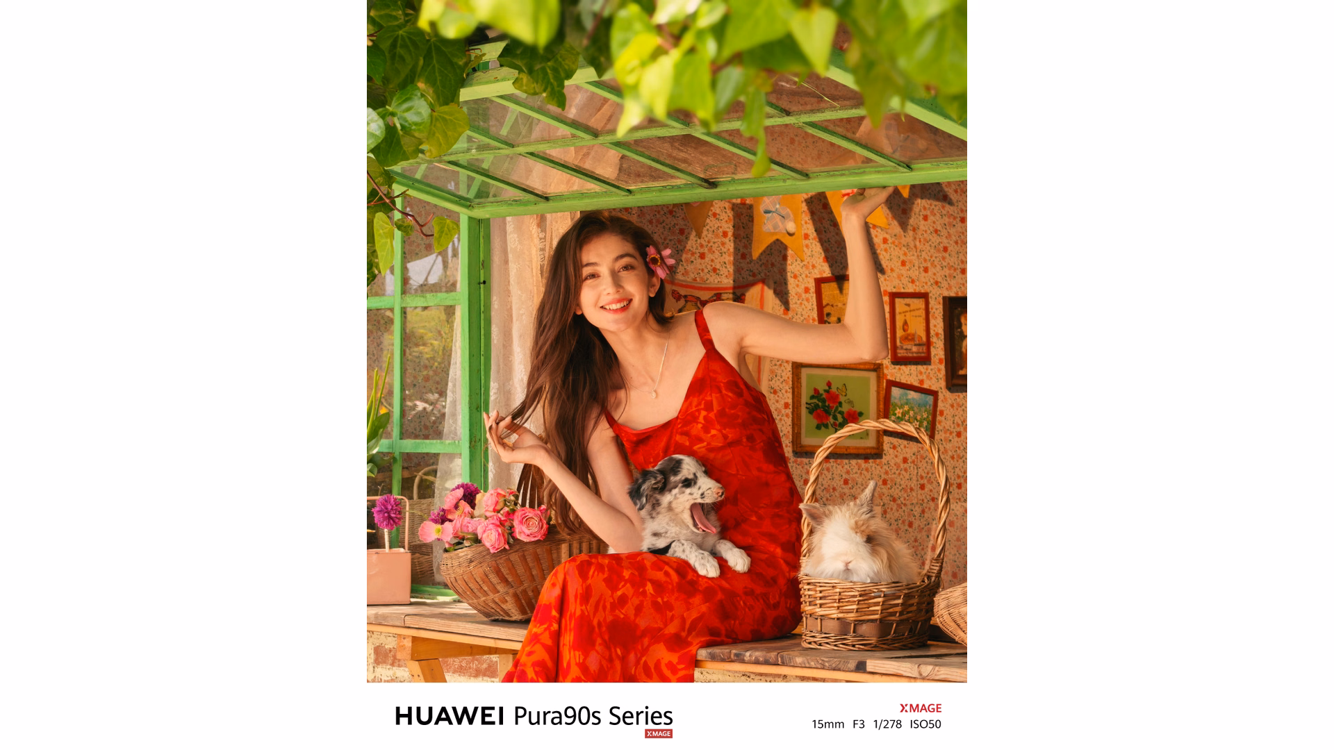 ภาพพอร์ตเทรตผู้หญิงชุดแดงกับสัตว์เลี้ยง ถ่ายด้วย HUAWEI Pura 90s Series