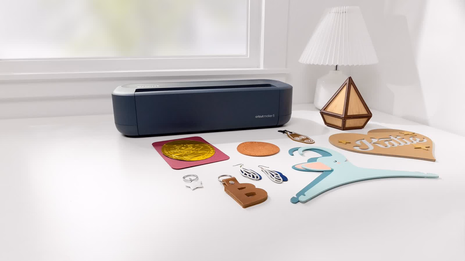 Cricut Maker 5 เครื่องตัดอัจฉริยะ