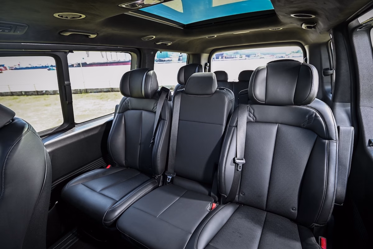 เบาะ Premium Comfort Seat แถวที่ 2-3 ใน STARIA Hybrid