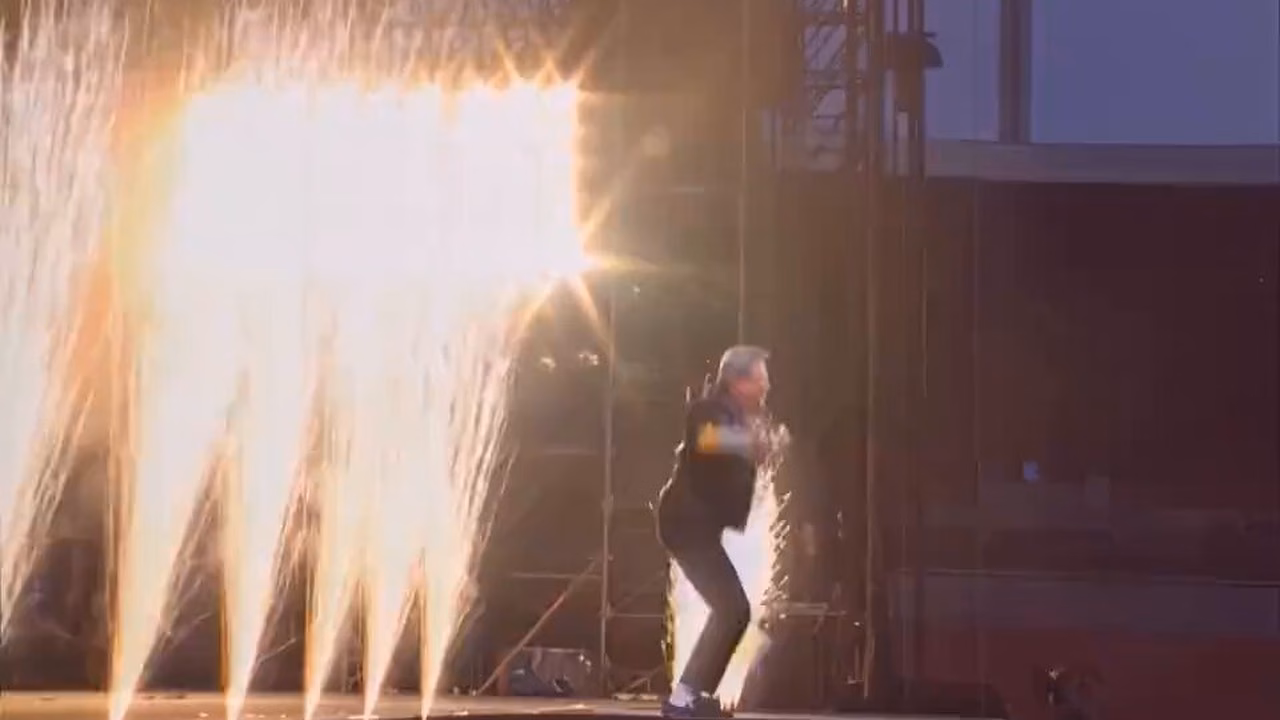 คลิป AI ให้ Jensen Huang ขึ้นเวทีแทน Michael Jackson ส่วน Bill Gates ดูจนเป็นลม Elon Musk แซว นี่แหละทำไม RAM แพง
